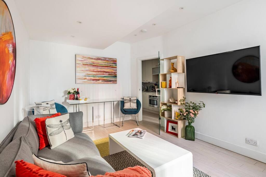 Chelsea Posh Apartment ลอนดอน ภายนอก รูปภาพ